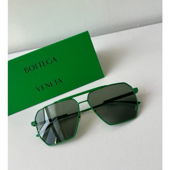 NEW Bottega Veneta BV1012S Green Frame Aviator